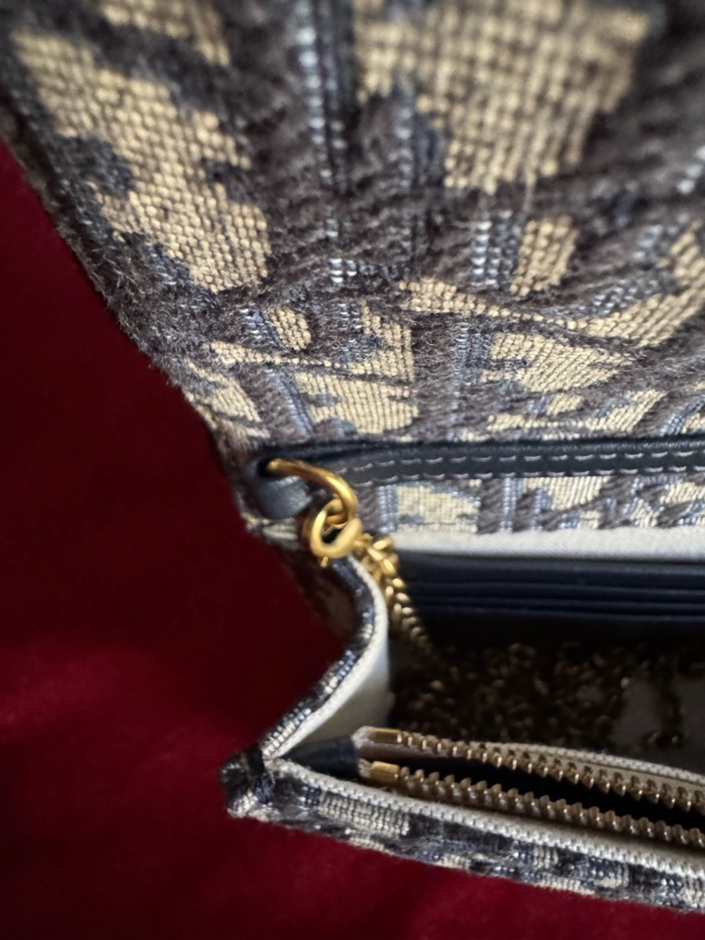 Medium Saddle Pouch with Chain
Blue Dior Oblique Jacquard - Picture 11 of 14
